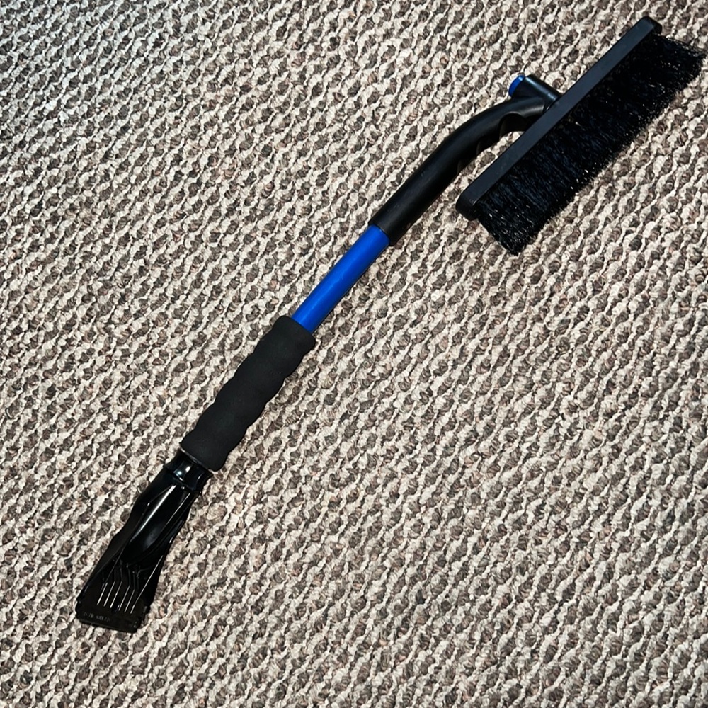 Ice scrapper and brush for car